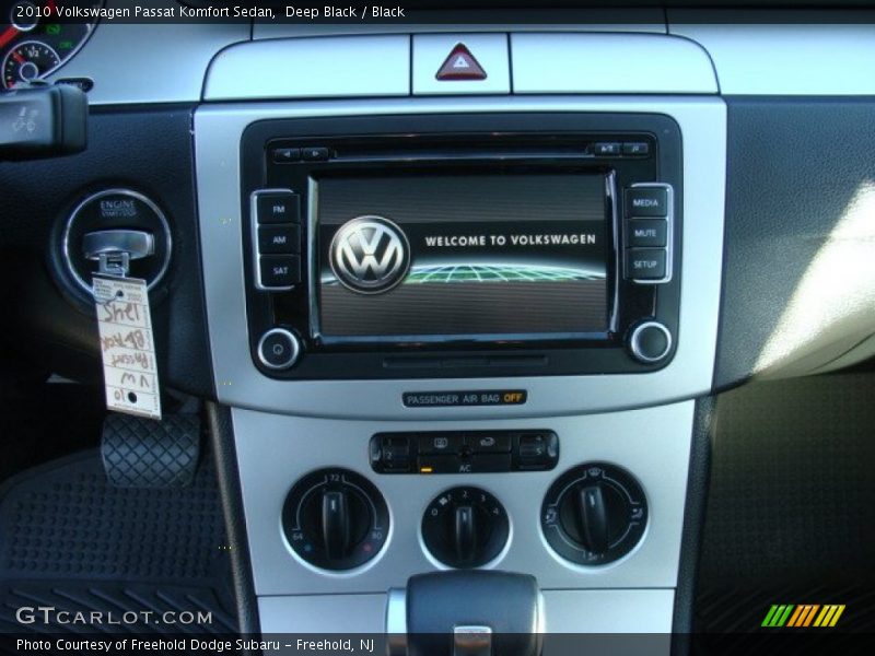 Deep Black / Black 2010 Volkswagen Passat Komfort Sedan