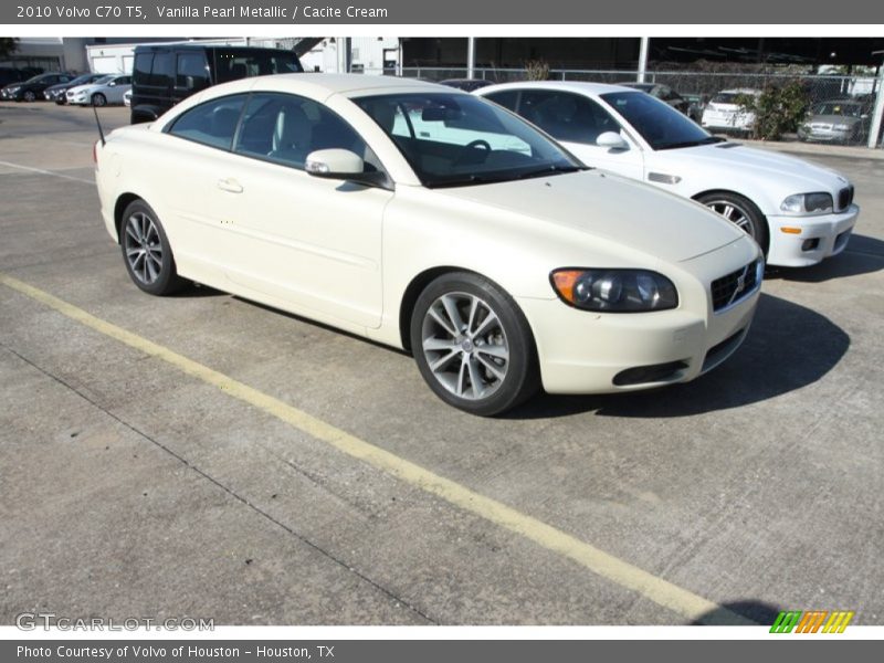 Vanilla Pearl Metallic / Cacite Cream 2010 Volvo C70 T5