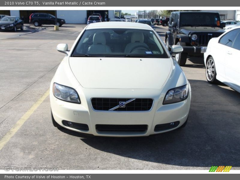 Vanilla Pearl Metallic / Cacite Cream 2010 Volvo C70 T5