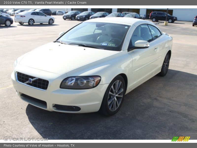 Vanilla Pearl Metallic / Cacite Cream 2010 Volvo C70 T5