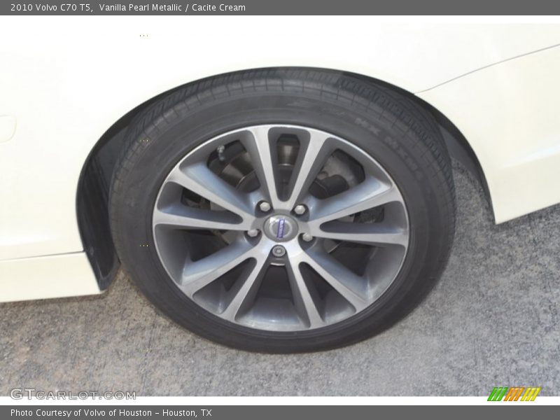 Vanilla Pearl Metallic / Cacite Cream 2010 Volvo C70 T5