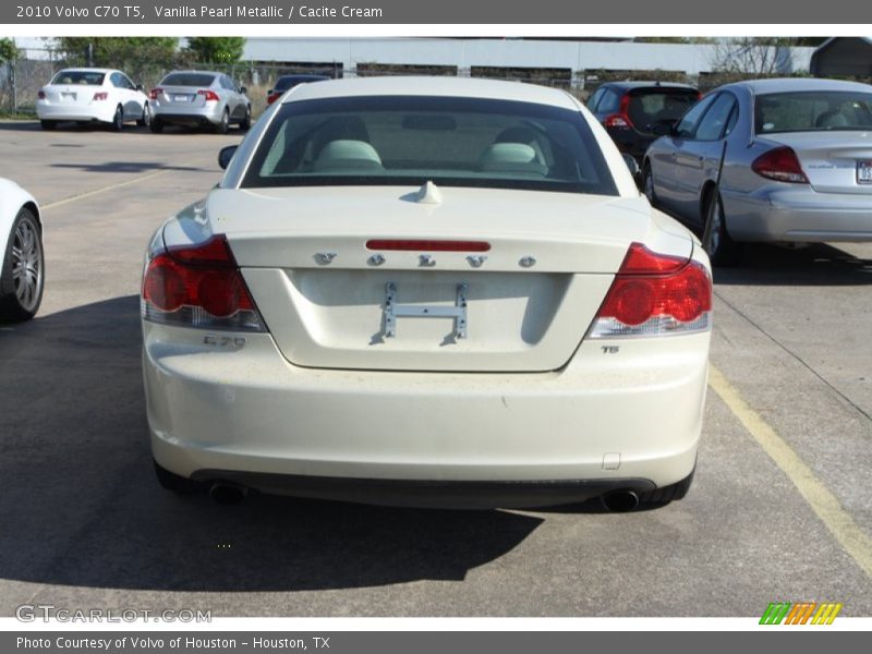 Vanilla Pearl Metallic / Cacite Cream 2010 Volvo C70 T5