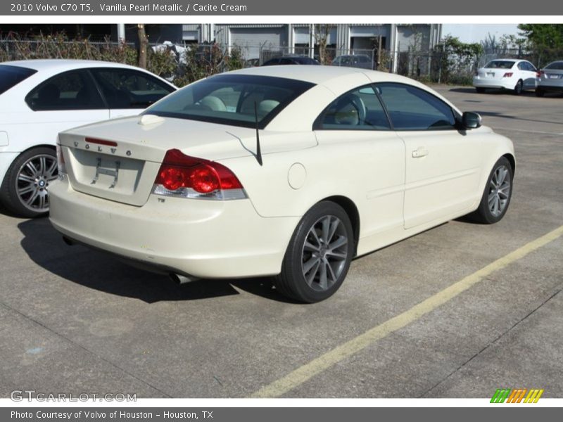 Vanilla Pearl Metallic / Cacite Cream 2010 Volvo C70 T5