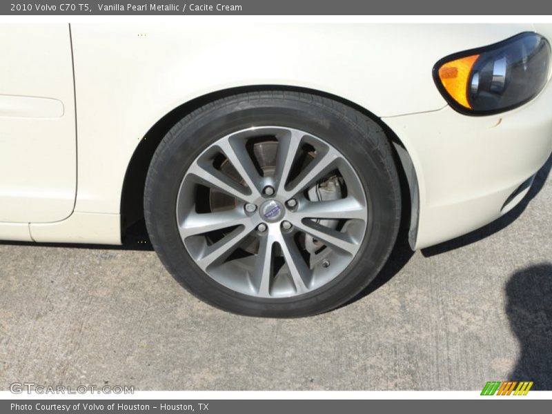 Vanilla Pearl Metallic / Cacite Cream 2010 Volvo C70 T5