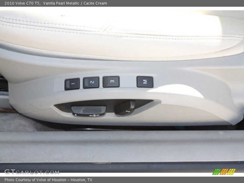 Vanilla Pearl Metallic / Cacite Cream 2010 Volvo C70 T5