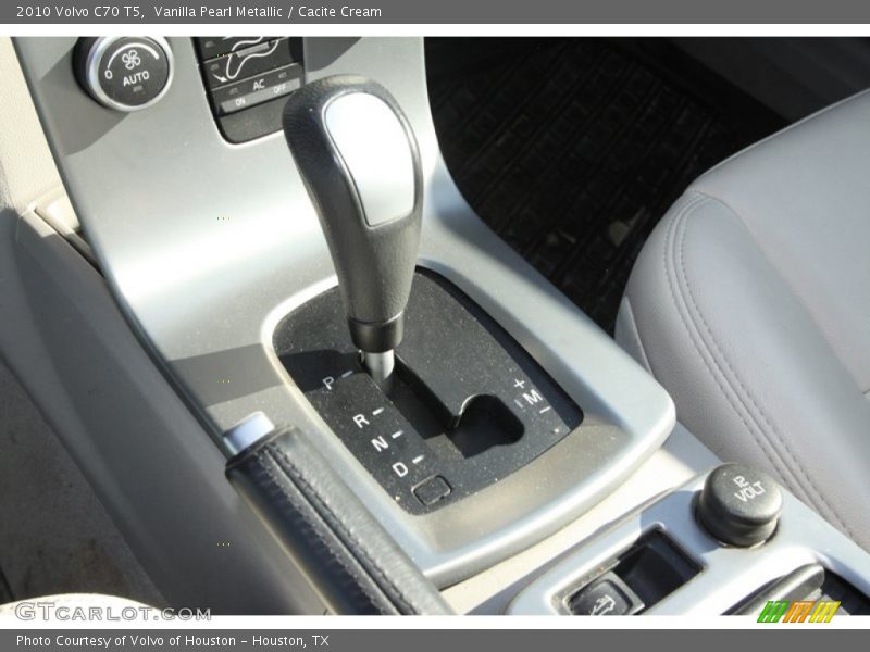 Vanilla Pearl Metallic / Cacite Cream 2010 Volvo C70 T5