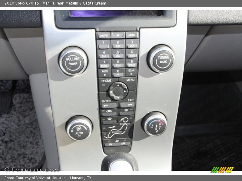 Vanilla Pearl Metallic / Cacite Cream 2010 Volvo C70 T5