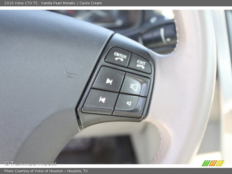 Vanilla Pearl Metallic / Cacite Cream 2010 Volvo C70 T5