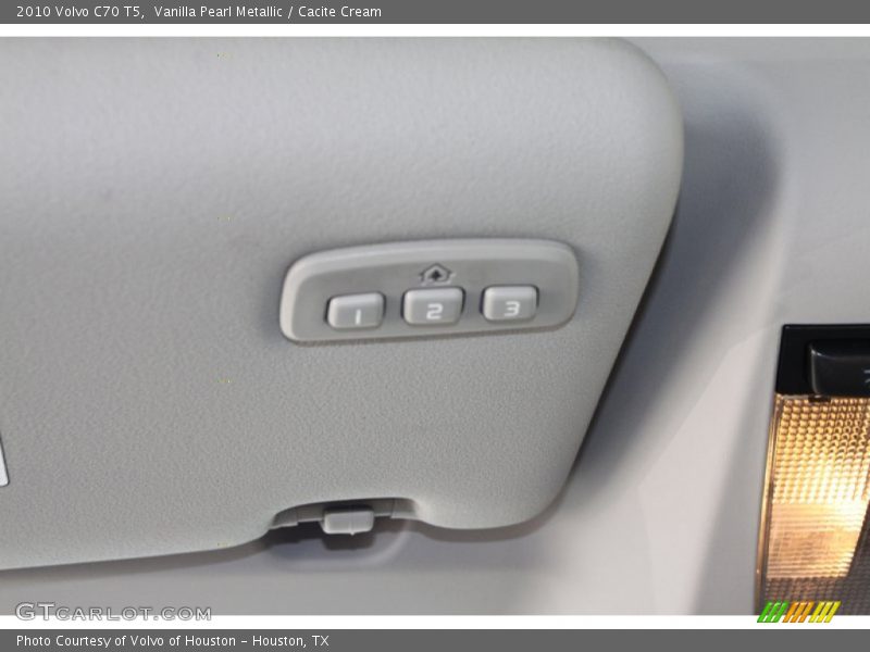 Vanilla Pearl Metallic / Cacite Cream 2010 Volvo C70 T5