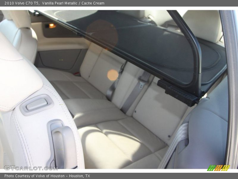 Vanilla Pearl Metallic / Cacite Cream 2010 Volvo C70 T5