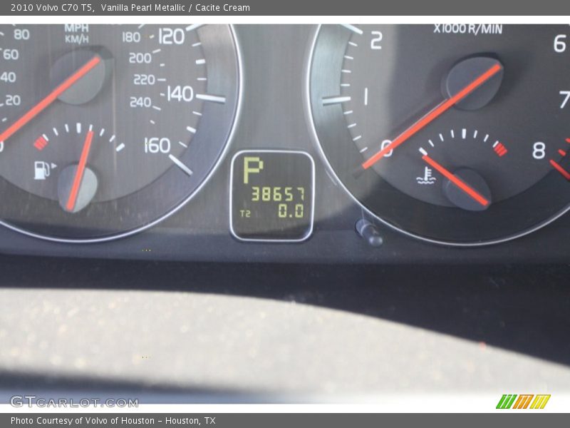 Vanilla Pearl Metallic / Cacite Cream 2010 Volvo C70 T5