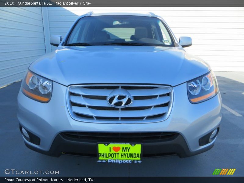 Radiant Silver / Gray 2010 Hyundai Santa Fe SE