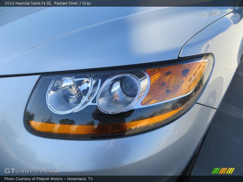 Radiant Silver / Gray 2010 Hyundai Santa Fe SE
