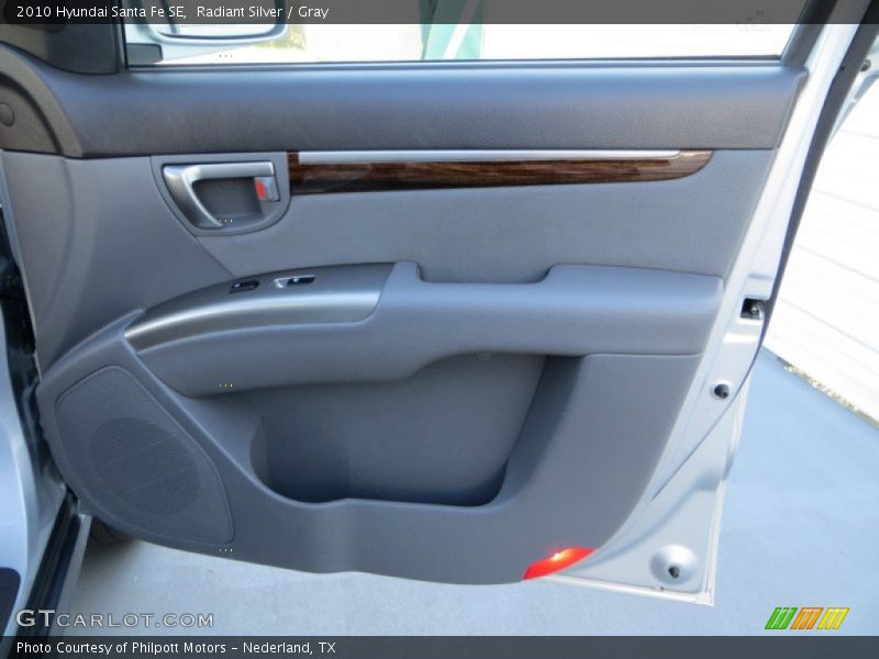 Radiant Silver / Gray 2010 Hyundai Santa Fe SE