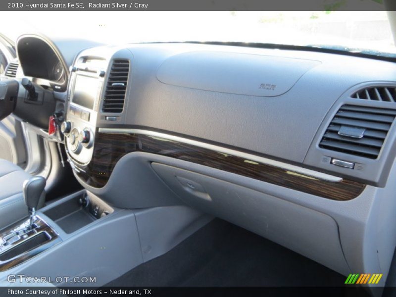Radiant Silver / Gray 2010 Hyundai Santa Fe SE