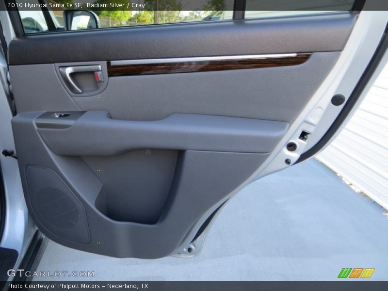 Radiant Silver / Gray 2010 Hyundai Santa Fe SE