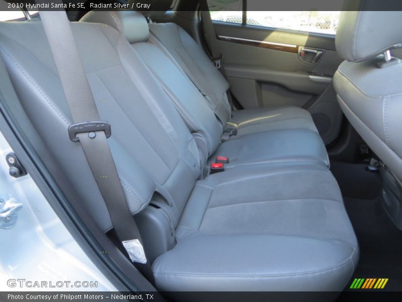 Radiant Silver / Gray 2010 Hyundai Santa Fe SE
