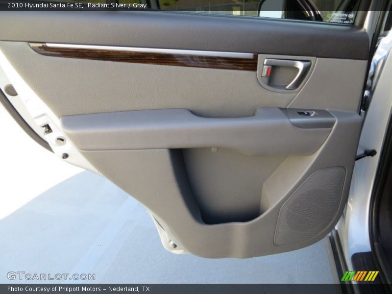 Radiant Silver / Gray 2010 Hyundai Santa Fe SE