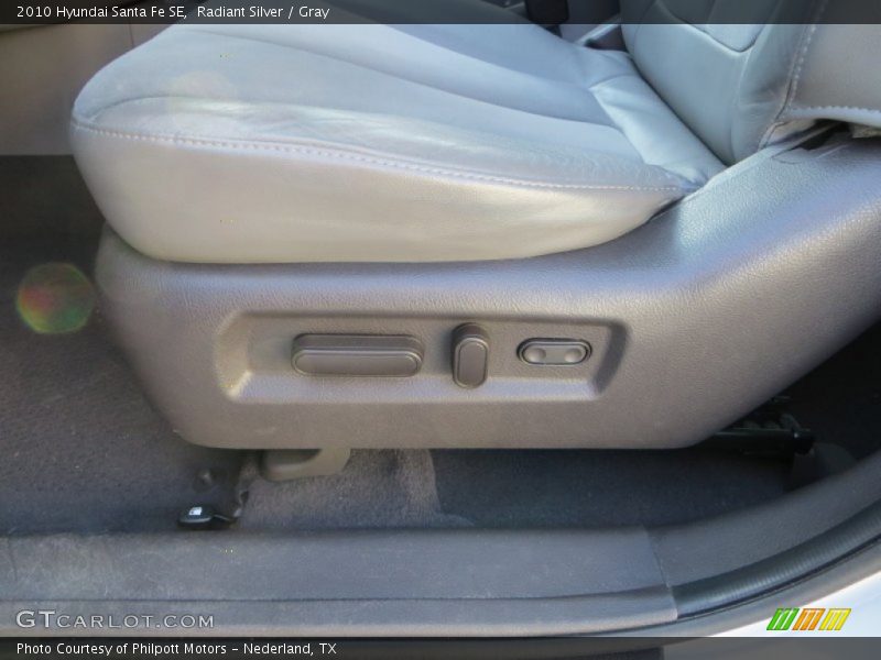 Radiant Silver / Gray 2010 Hyundai Santa Fe SE