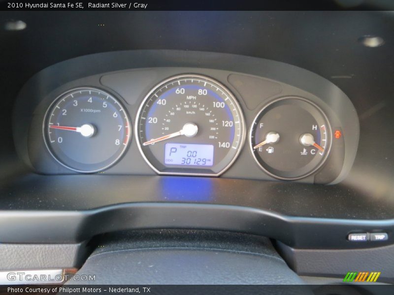 Radiant Silver / Gray 2010 Hyundai Santa Fe SE