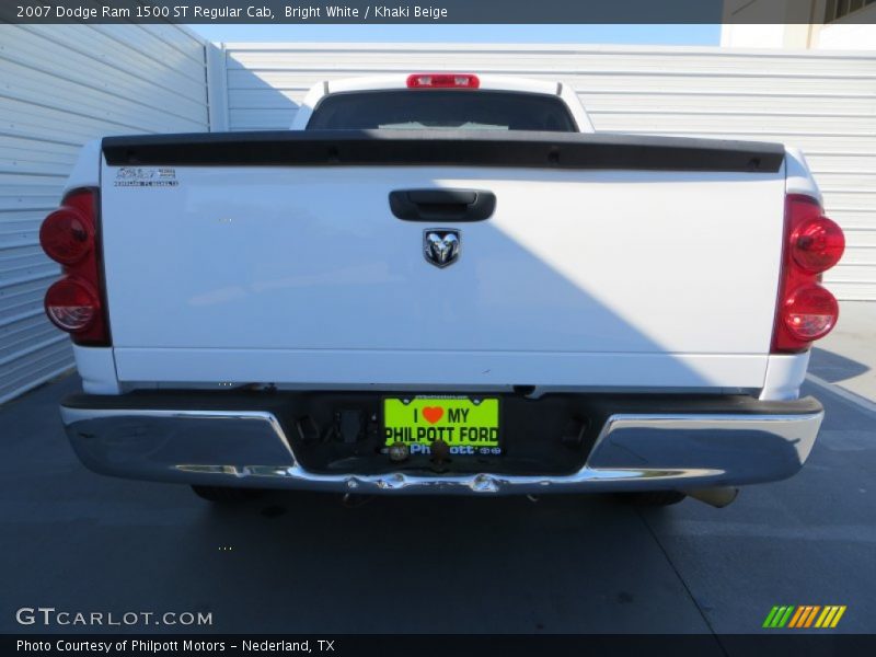 Bright White / Khaki Beige 2007 Dodge Ram 1500 ST Regular Cab