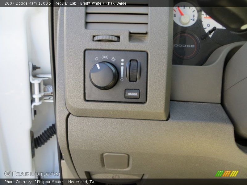 Bright White / Khaki Beige 2007 Dodge Ram 1500 ST Regular Cab