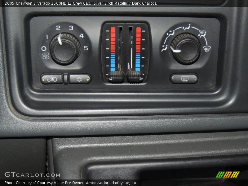 Controls of 2005 Silverado 2500HD LS Crew Cab