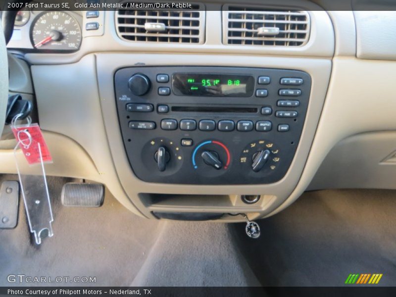 Gold Ash Metallic / Medium/Dark Pebble 2007 Ford Taurus SE