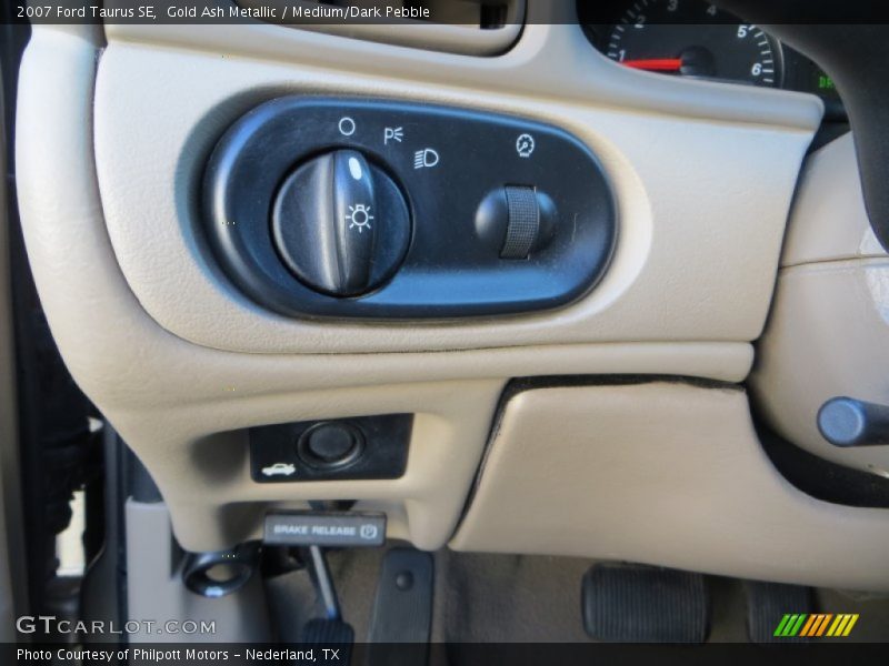 Gold Ash Metallic / Medium/Dark Pebble 2007 Ford Taurus SE