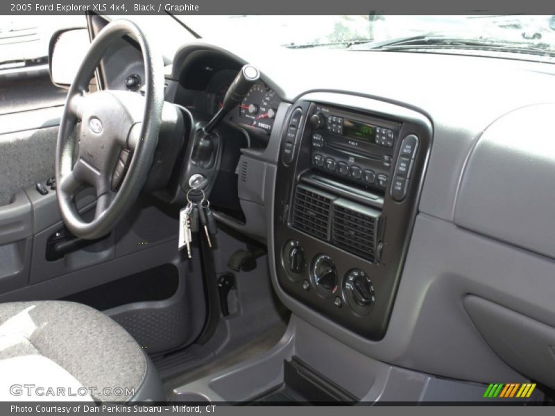 Black / Graphite 2005 Ford Explorer XLS 4x4