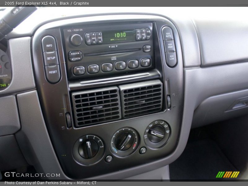 Black / Graphite 2005 Ford Explorer XLS 4x4