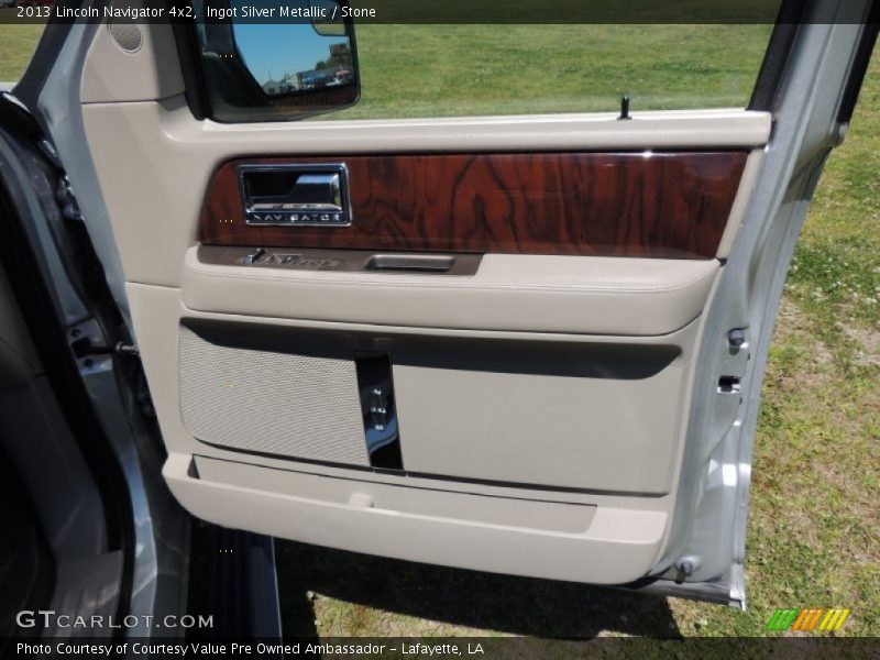 Door Panel of 2013 Navigator 4x2