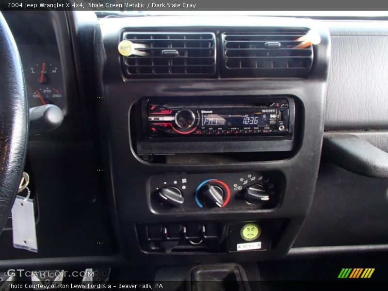 Shale Green Metallic / Dark Slate Gray 2004 Jeep Wrangler X 4x4