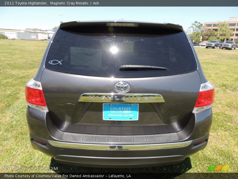 Magnetic Gray Metallic / Ash 2011 Toyota Highlander