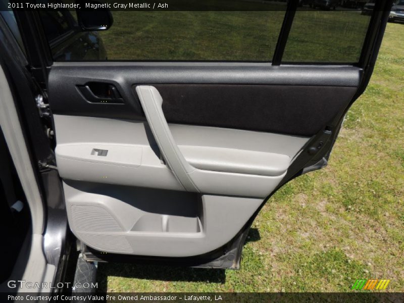 Magnetic Gray Metallic / Ash 2011 Toyota Highlander