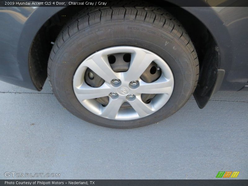 Charcoal Gray / Gray 2009 Hyundai Accent GLS 4 Door