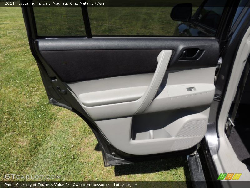 Magnetic Gray Metallic / Ash 2011 Toyota Highlander