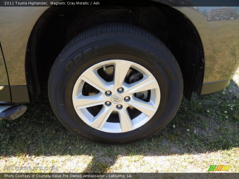 Magnetic Gray Metallic / Ash 2011 Toyota Highlander