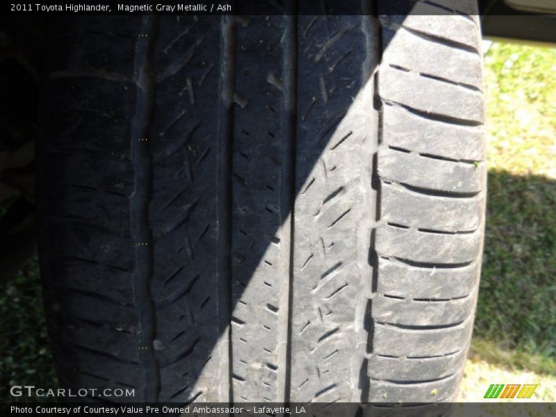 Magnetic Gray Metallic / Ash 2011 Toyota Highlander