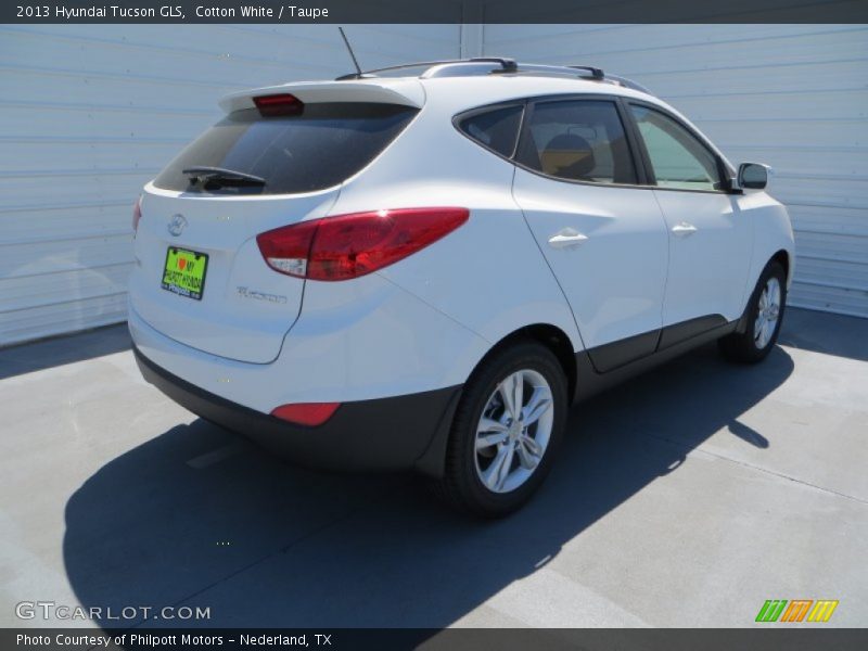 Cotton White / Taupe 2013 Hyundai Tucson GLS