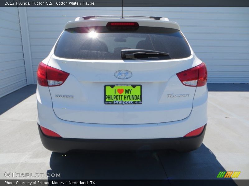 Cotton White / Taupe 2013 Hyundai Tucson GLS