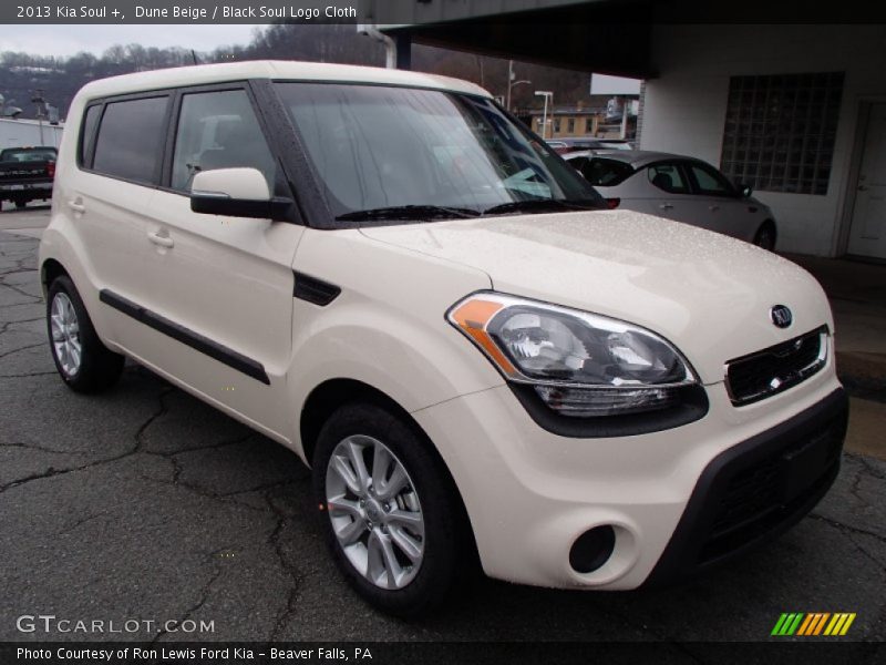 Front 3/4 View of 2013 Soul +