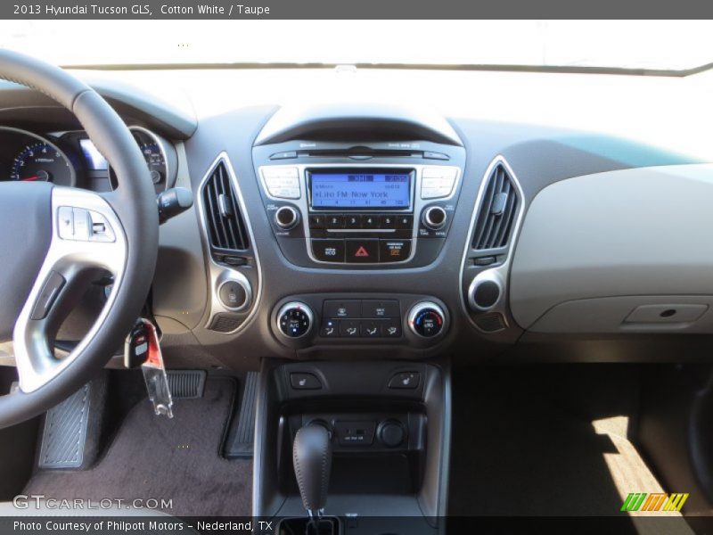 Cotton White / Taupe 2013 Hyundai Tucson GLS