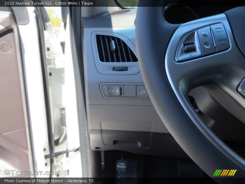 Cotton White / Taupe 2013 Hyundai Tucson GLS
