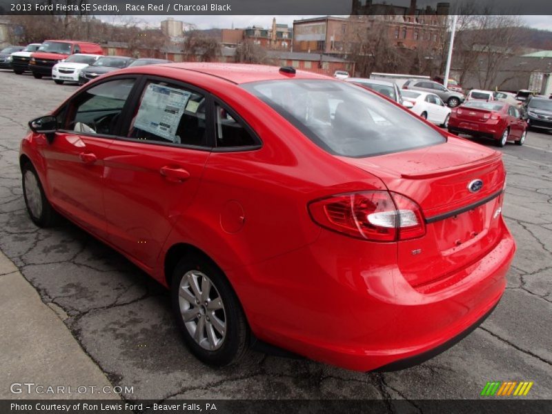 Race Red / Charcoal Black 2013 Ford Fiesta SE Sedan