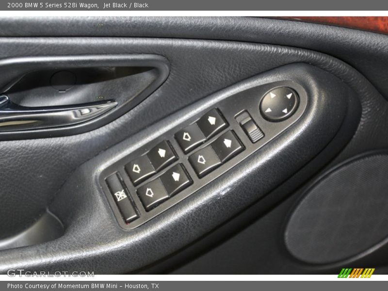 Controls of 2000 5 Series 528i Wagon