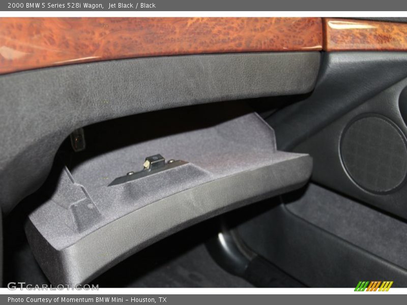 Jet Black / Black 2000 BMW 5 Series 528i Wagon