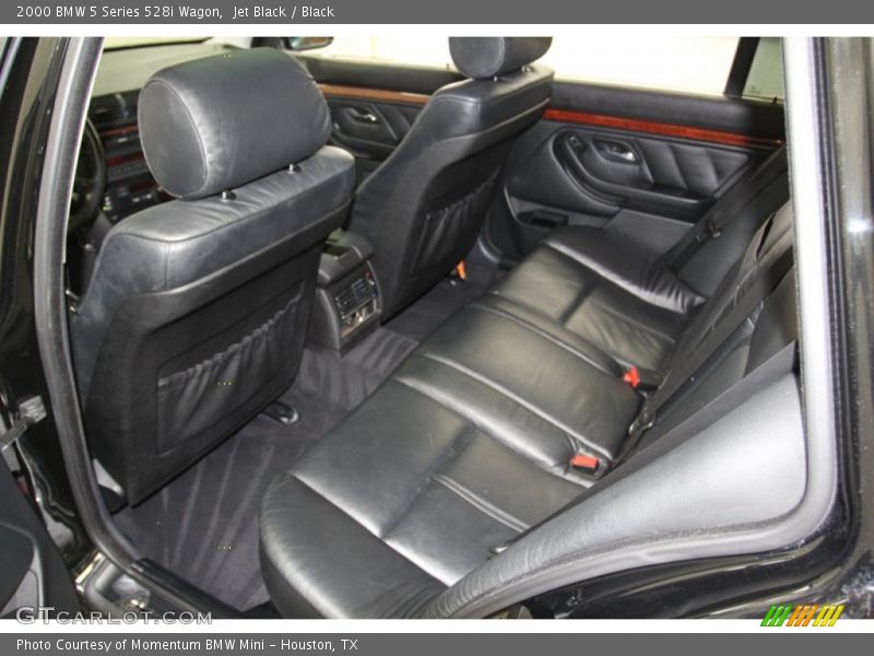 Rear Seat of 2000 5 Series 528i Wagon