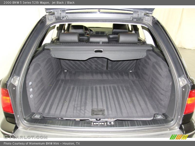  2000 5 Series 528i Wagon Trunk