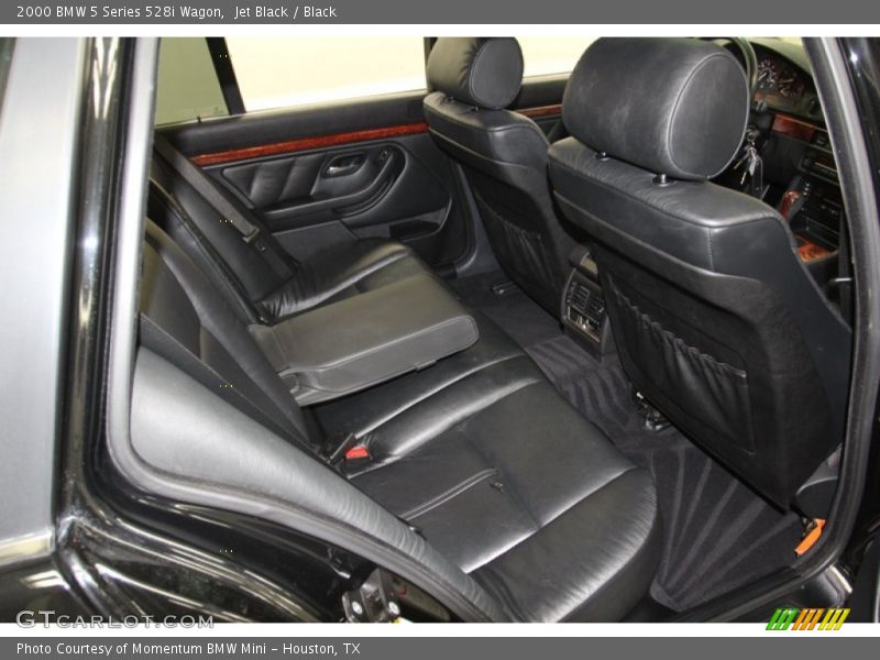 Rear Seat of 2000 5 Series 528i Wagon